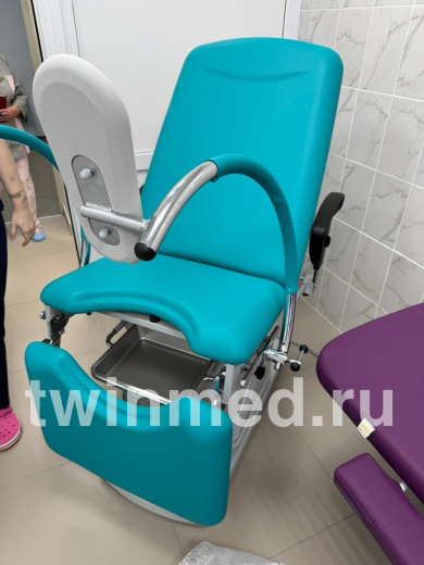 Гинекологическое кресло с электроприводом AV 4110