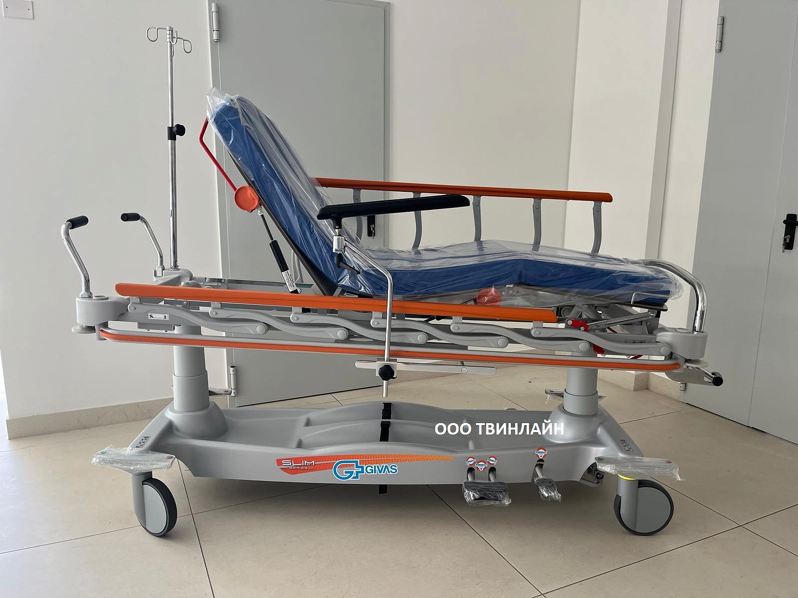 Медицинская тележка-каталка  BT 1405