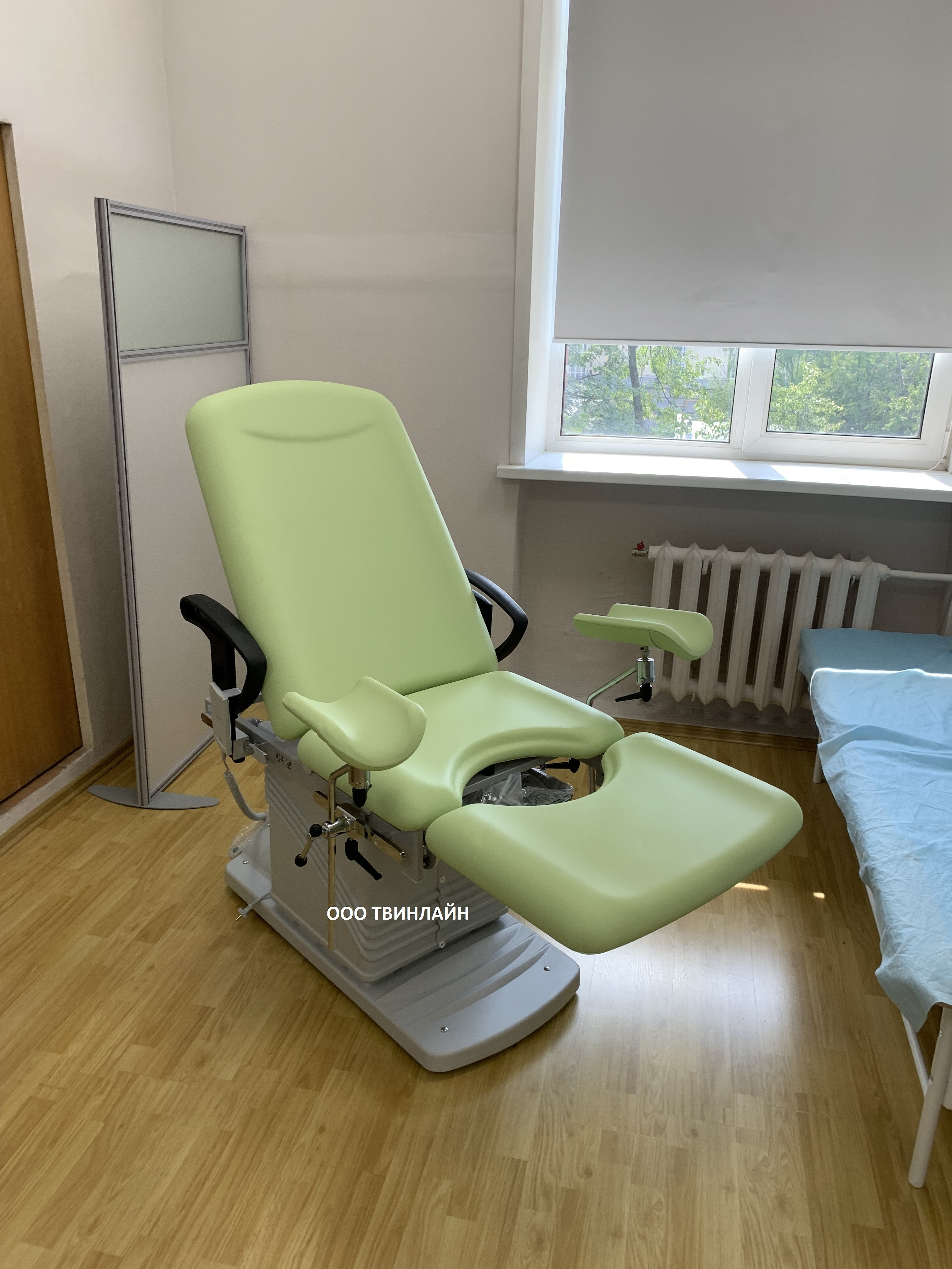 Гинекологическое кресло с электроприводом AV 4110